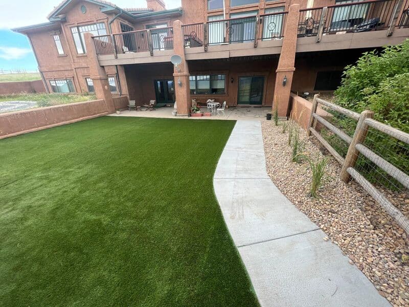 Artificial Turf & Curved Walkway